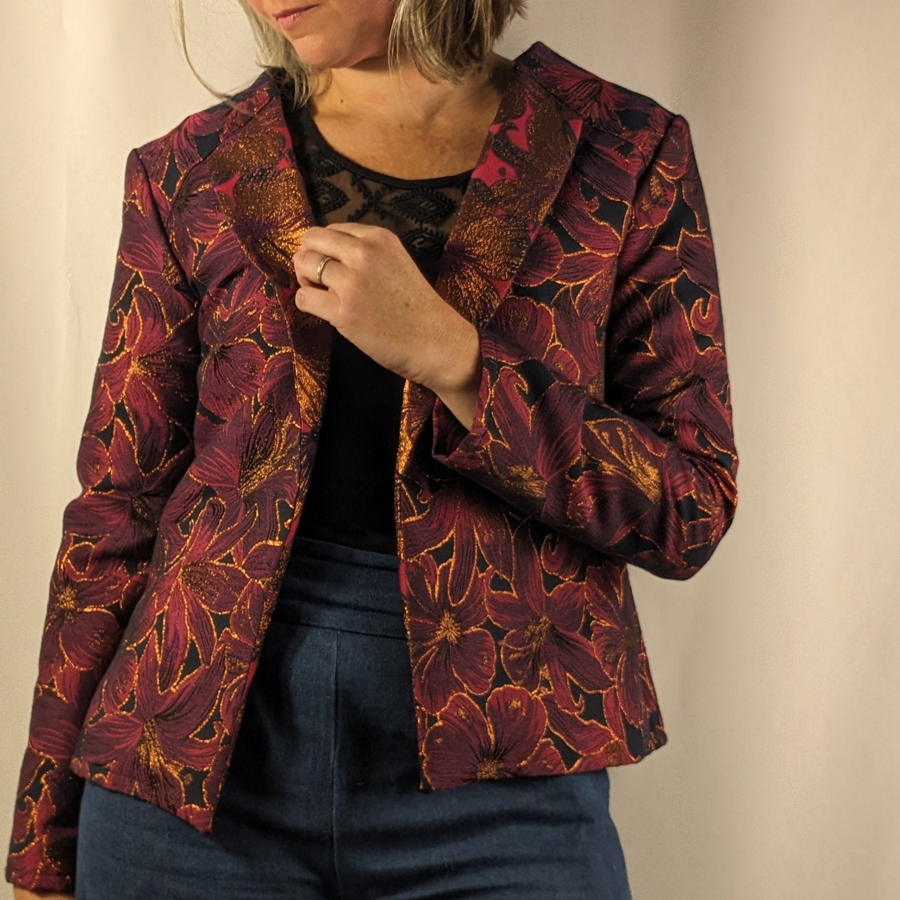 Veste hibiscus et pantalon chaplin