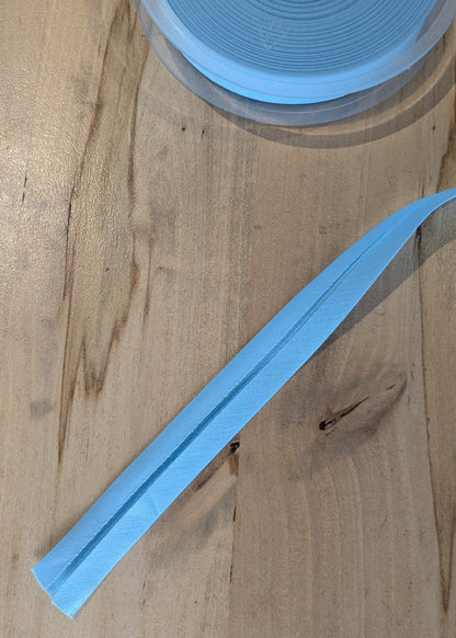 Biais coton bleu clair (n°51) - 40/20 fini cousu fait 10 mm